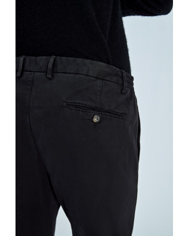 PANTALONE T9066 222001 REGULAR IN GABARDINE COLORE NERO